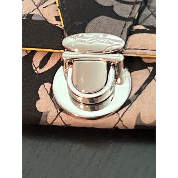 EUC - Vera Bradley Quick ID wallet. Brown/Tan/Beige/Yellow In like new condition - Picture 5 of 6